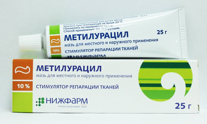Среди мазей предпочтение стоит отдать Метилурацилу
