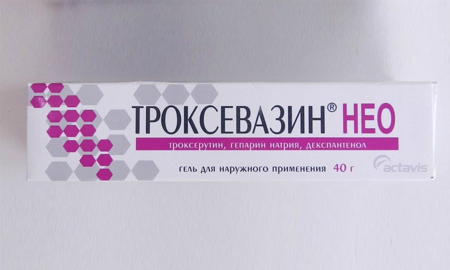 Мазь Троксевазин Нео включает в свой состав не только троксерутин, но и гепарин, препятствующий образованию тромбов