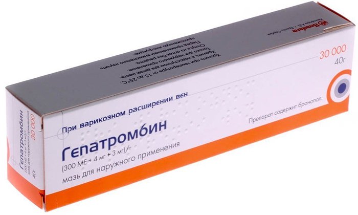Препарат обладает местным антитромботическим, противоотечным и противовоспалительным эффектами